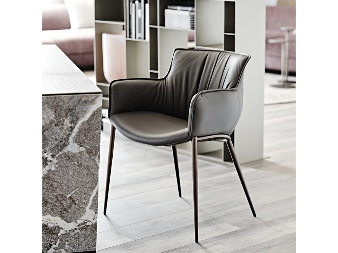 Sedia in pelle morbida imbottita Rhonda di Cattelan Italia
